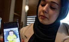 La mamma del bimbo di Gaza morto a Parma: «Perdonami, non sono riuscita a salvarti»