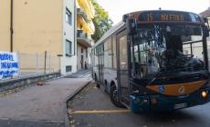 Via Verdi chiusa per una manifestazione: deviazione per la linea 15