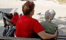 Colf e badanti, in nero una su due. In un anno 900 contratti in meno