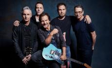 Troppo fumo da incendi per le corde vocali, i Pearl Jam cancellano i concerti