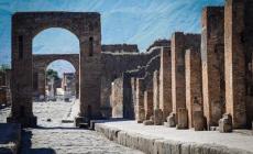 Rubano reperti a Pompei ma li riconsegnano: "Portano sfiga"