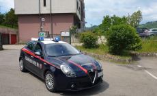 Razzia nei garage: rubati un'auto e una bicicletta