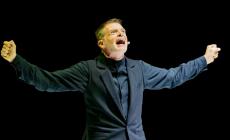 Stefano Massini arriva a Parma, prima tappa della tournée di «Mein Kampf», e dice: «Il mio spettacolo da Hitler irrita ma è necessario»