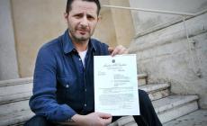 Ancora nessuna traccia del padre in fuga col figlio