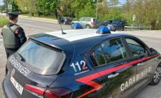 Trasforma il garage in un salone da parrucchiere: multato