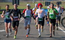 Terre verdiane, la maratona dei 2000. Tra sole e qualche mascherata