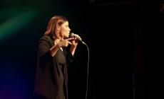 Martina Catuzzi: &laquo;In scena con rabbia e ironia&raquo;