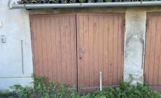 Sta male in casa, trovata dalle amiche e dai soccorritori