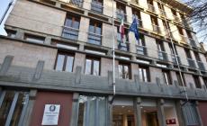 Tre blitz in due mesi nei parcheggi dei supermercati: scippatore patteggia