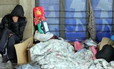 La denuncia di un volontario: &laquo;150 persone dormono all'addiaccio&raquo;