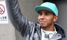Pole position per Lewis Hamilton, quinto Fernando Alonso 