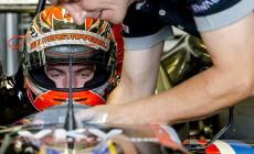 Abu Dhabi, pole a Verstappen davanti a Hamilton