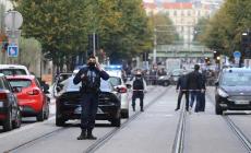 Nizza, attacco all'arma bianca vicino Notre Dame: morte tre persone, due  decapitate, e diversi feriti