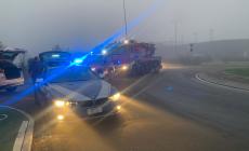 San Prospero, due auto fuori strada all'altezza della Vela - Foto