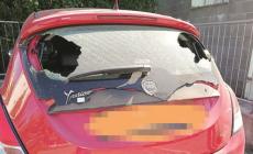 Vandalismo: distrutto il lunotto di una Lancia Y 