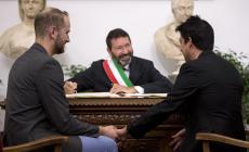 Nozze Gay, Marino ne registra 16. E fa infuriare la Cei