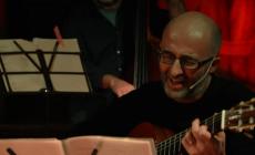 «Povera gente», il nuovo album del parmigiano Francesco Camattini: «Canto i nostri tempi, orfani di umanità. Ma non sono pessimista»