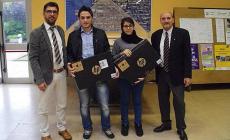 Gli studenti pi&ugrave; bravi in informatica premiati con computer portatili