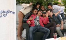 Esorcizzare i selfie? Lo insegna Elio