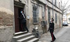 43enne residente a Sorbolo e la fidanzata picchiati, sfregiati e lei violentata: 5 arrestati, uno di loro vive a Noceto