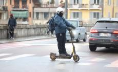 Norme stringenti, calano i monopattini e aumentano le bici