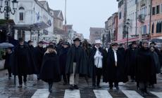 Anche a Parma sempre più cultori del tabarro. Sabato a Lucca la «Tabarrata nazionale», il raduno degli appassionati