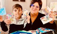 Pietro, 6 anni, e le sue figurine per far sorridere i piccoli ricoverati