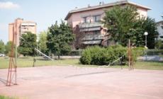 Basket vietato in via Pizzetti. I campi sono senza canestri