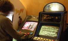 Evade per bere uno spritz e giocare ai videopoker