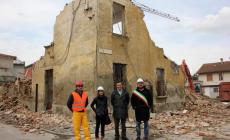 Un ostello comunale al posto dell'edificio abbattuto ieri