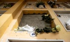 Neonati morti, benedizioni separate per le due famiglie