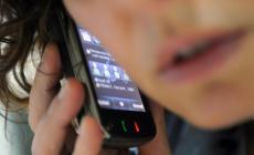  Sfila il cellulare ad una donna in via Mazzini ma viene inseguito e bloccato dagli agenti