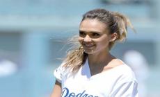 Jessica Alba, il lancio &egrave; sexy