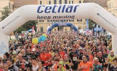Parco, piazza, portici: la città al tramonto con la Cetilar Run