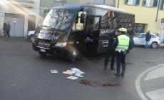E' morta la ciclista 80enne travolta da un pulmino