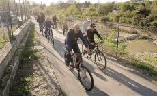 In bici per Jenny Barbieri, prima veterinaria italiana