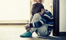 &laquo;No alla scuola materna, ai vaccini e agli incontri del figlio con il padre&raquo;: madre condannata a 3 anni e mezzo