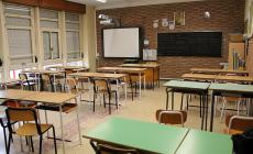 Un docente dall'aula vuota: «Ragazzi ci siete? Mi sentite bene o devo alzare il microfono?»