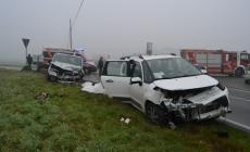 Schianto tra auto: due feriti, uno &egrave; grave