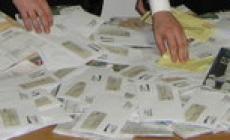 Butta la posta in discarica anziche' consegnarla: recuperate duemila missive
