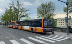 Quarantenne aggredito sul bus da una banda di ragazzini