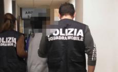 Dottoressa aggredita a calci pugni e sputi da tre persone in via Vasari. Spedizione punitiva?