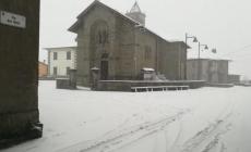E in Appennino arriva la prima neve: ecco la montagna vestita d'inverno