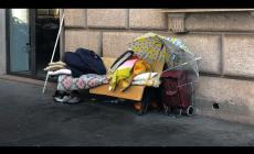 Clochard multato, troppo lontano da casa