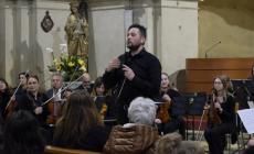 Stefano Zinetti alla guida dell'Orchestra dell'Università di Parma: «Dirigo da artigiano»