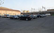 Evade dai domiciliari per un incontro "hot" con l'amante in un parcheggio: oltre 10mila euro di multa