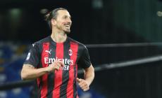 Doppietta di Ibra (che poi si fa male): il Milan sbanca Napoli