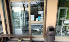 Via Fleming, 3 spaccate alla gelateria Trilly e 2 furti dal benzinaio. I titolari: «Abbiamo paura»