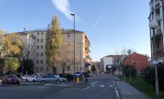 Forzano la finestra e portano via tutti i gioielli