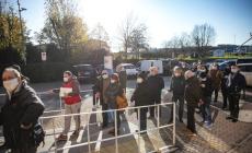 Sportelli Iren, per gli utenti lunghe code all'aperto
